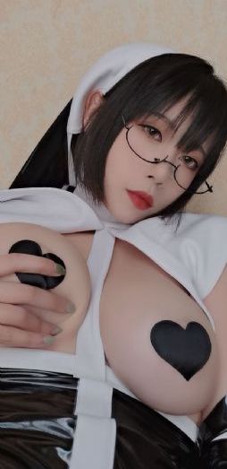 美女被挠痒痒